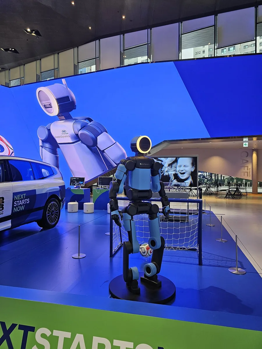 Robot humanoide Boston Atlas Eléctrico (Airborne) — Robonexus